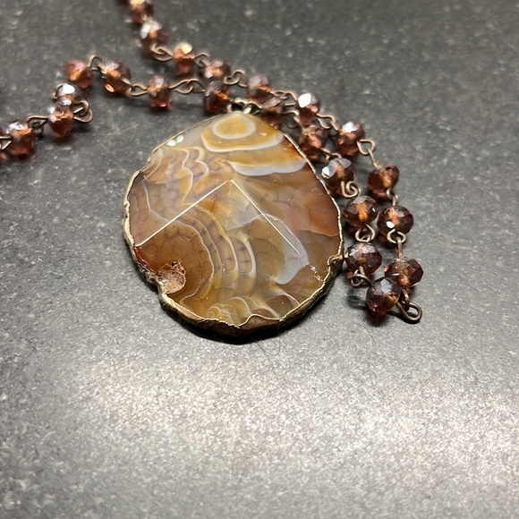 Stone and bead necklace - Picture 2 of 4